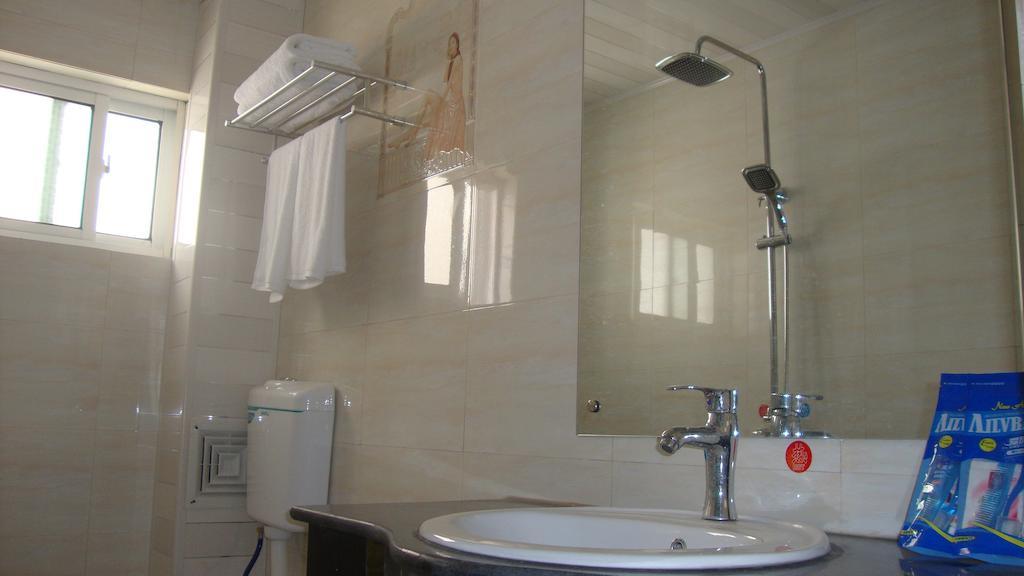Faier Harbour Inn Дали Стая снимка